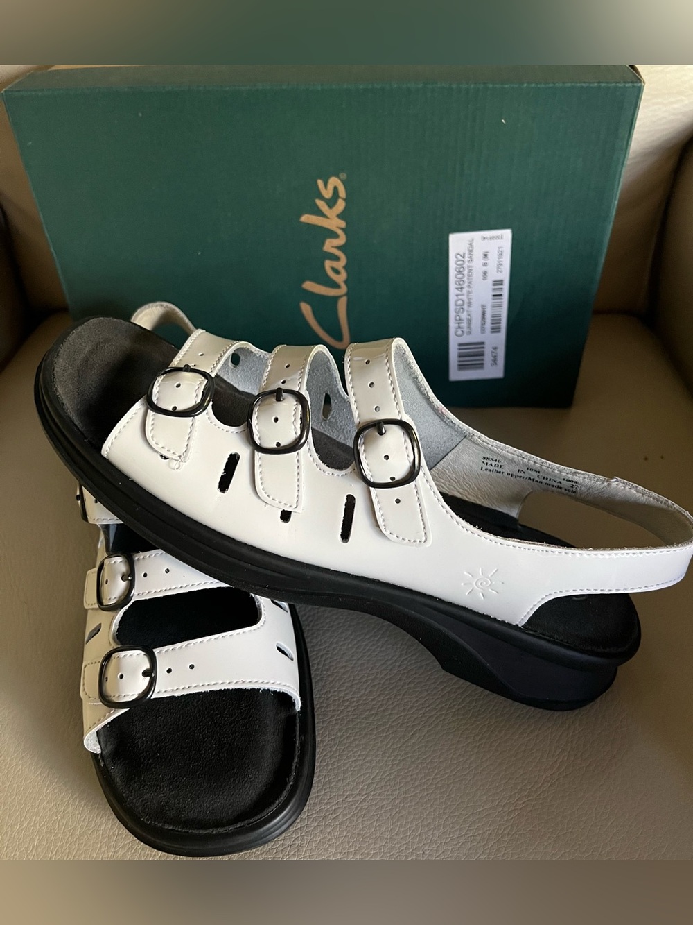 Clarks Sunbeat White Patent Leather Slingback Sandals Size 10M NIB